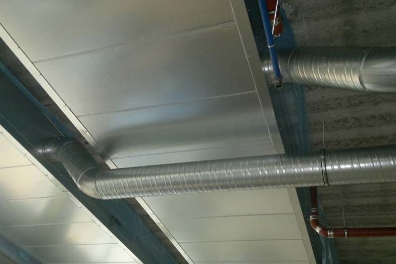 En ventilationskanal i taket